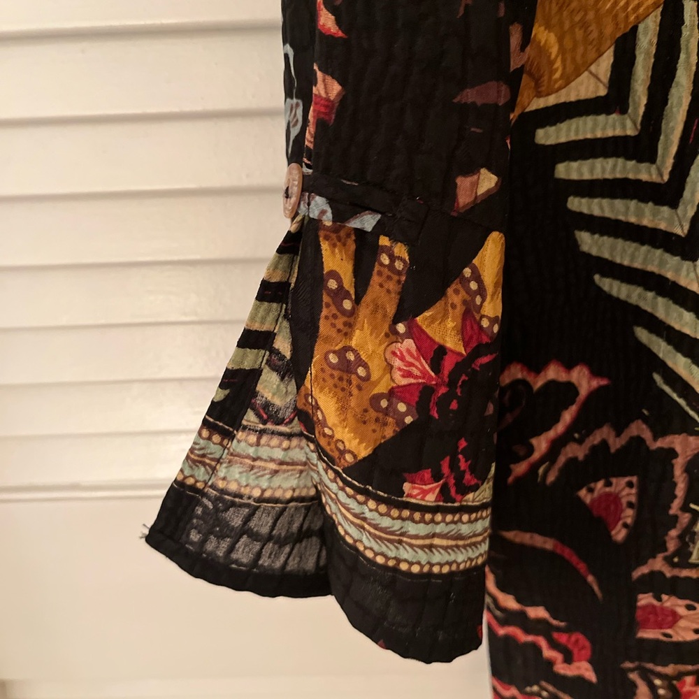 “Citron” sheer blouse Full of Fall colors.  Slight split at end of sleeve.Fall F - Picture 4 of 8